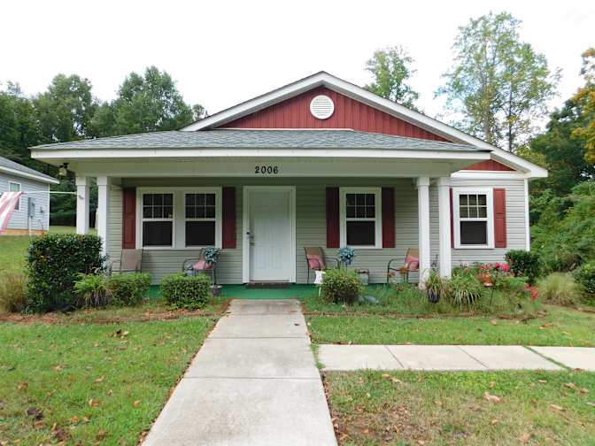 Carolina Realty Link's room