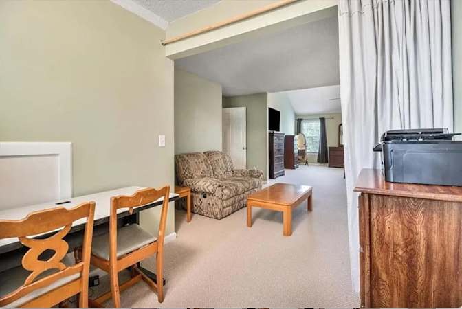 Alcove Rooms's room