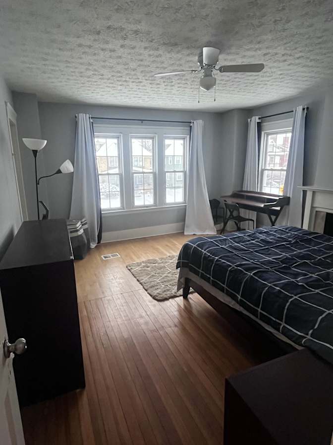 Off Campus's room
