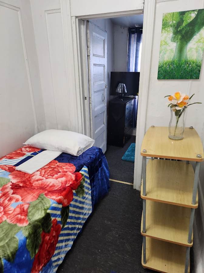 Lynette's room