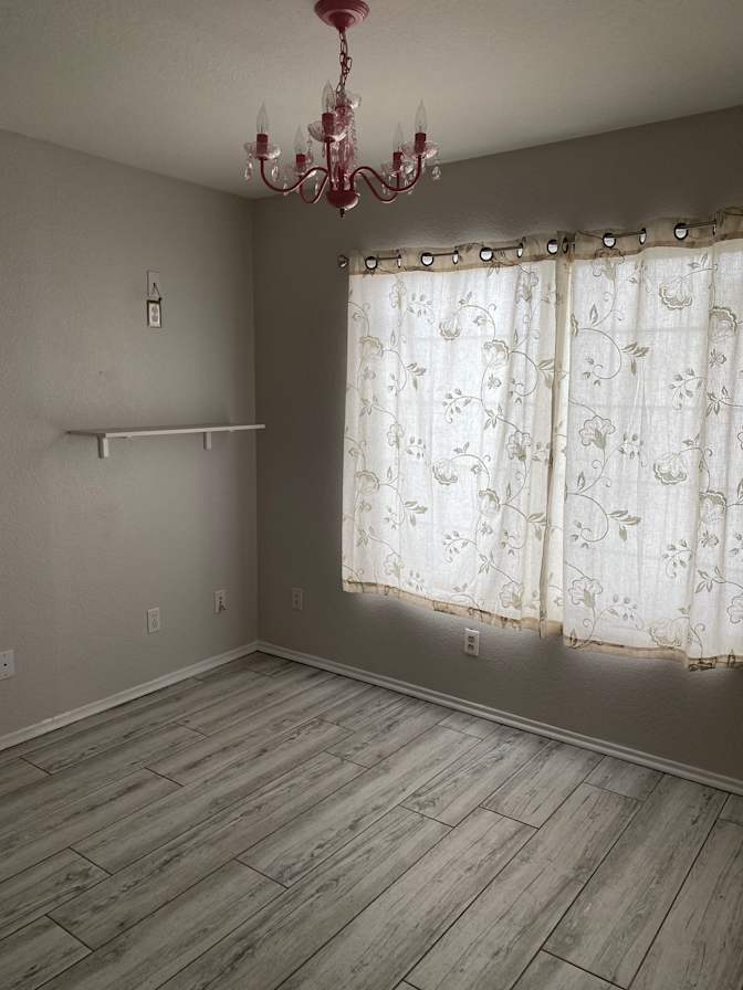 Derah's room