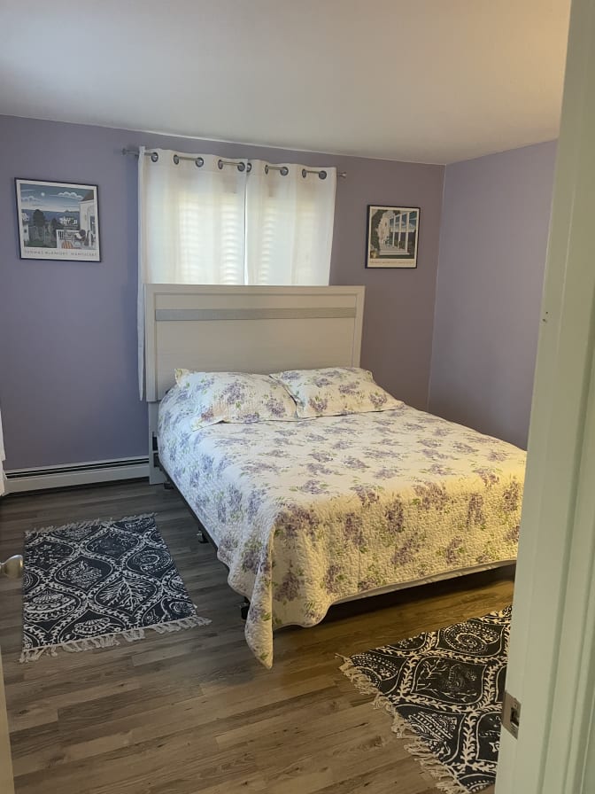 Gil's room