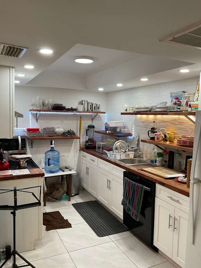 Engad's room