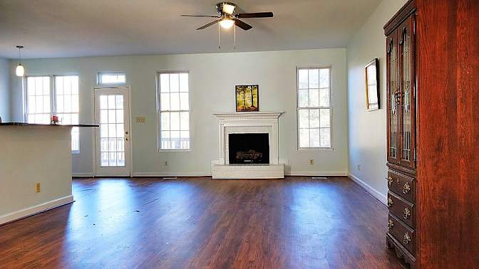 Alcove Rooms's room