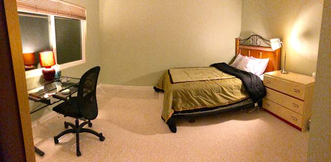Dee's room