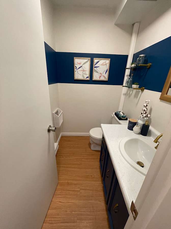 Janelle Desjardins's room
