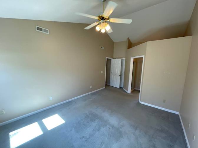 Alcove Rooms's room