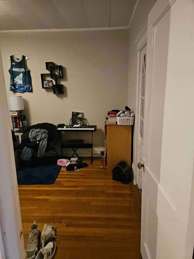 Andrew Magalhaes's room
