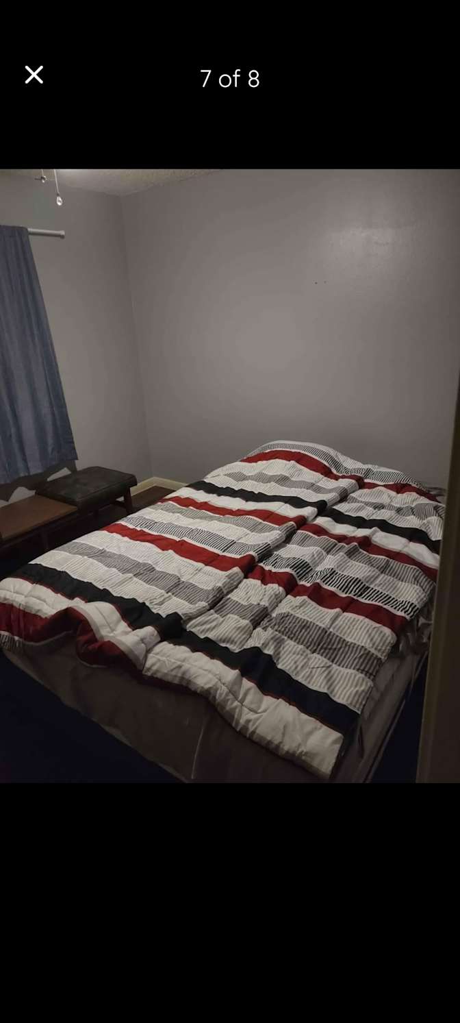 Leslie's room