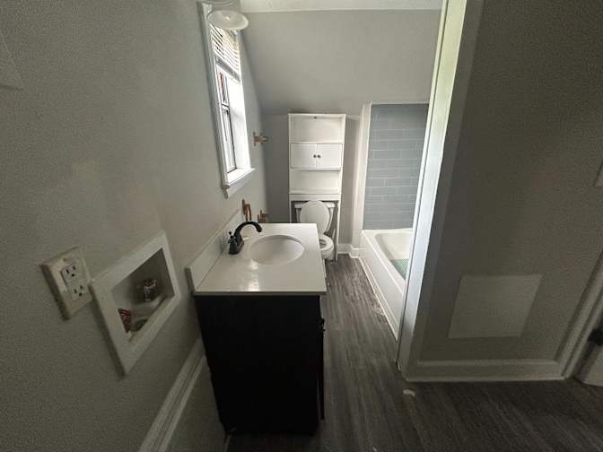 Alcove Rooms's room
