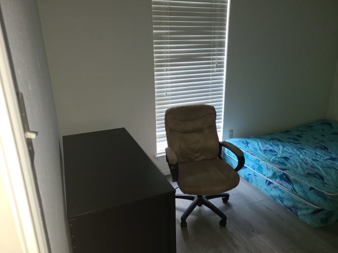 Tom's room