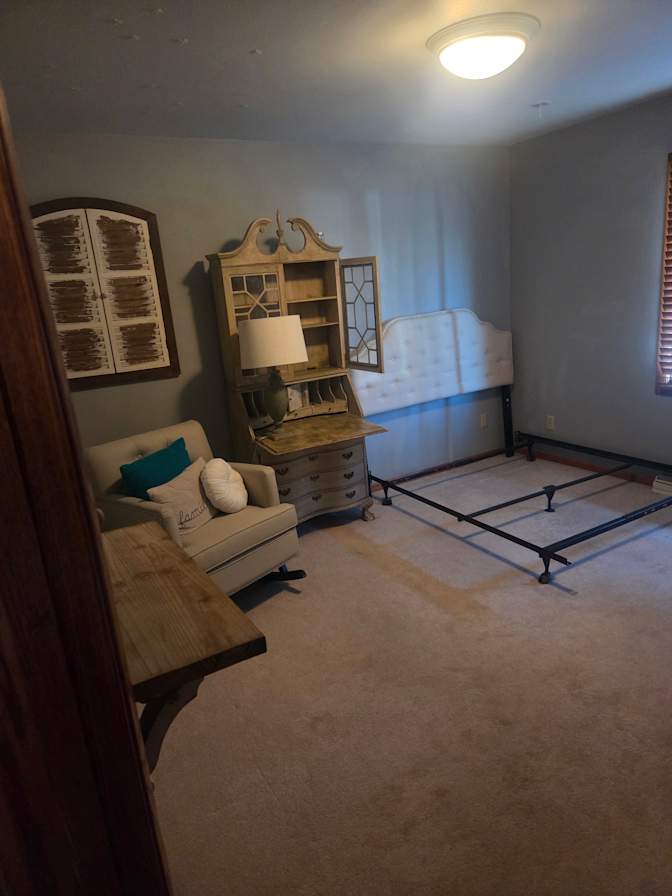Melissa R DeNure's room