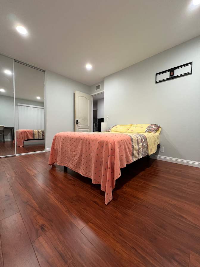Gino's room