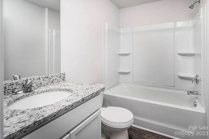 Alcove Rooms's room