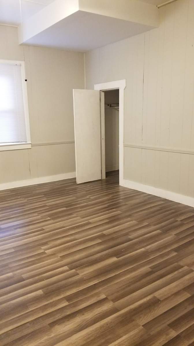 lifedoorrentals's room