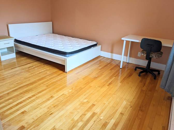 Thuy's room