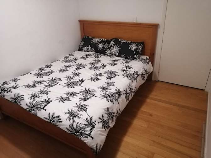 Laurent's room