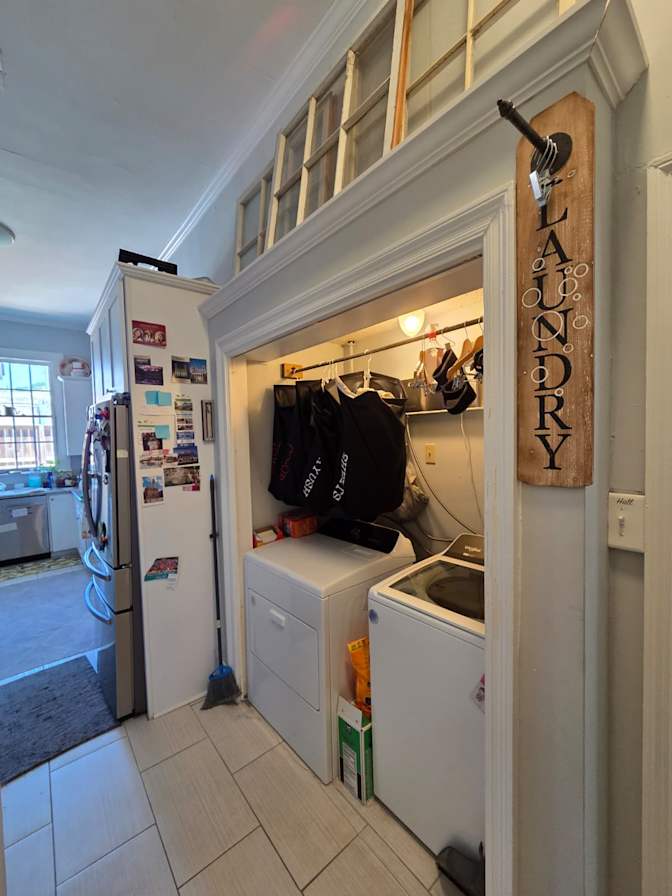 Holly parashar's room