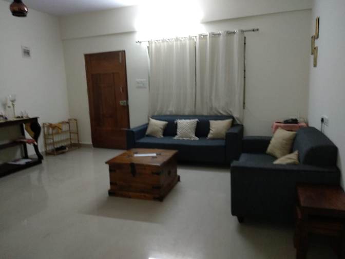 Isha Mandhane's room