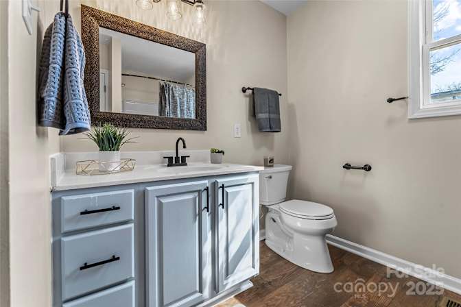 Alcove Rooms's room