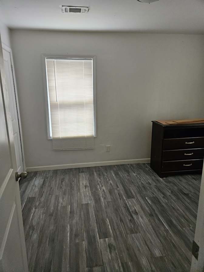 Alcove Rooms's room