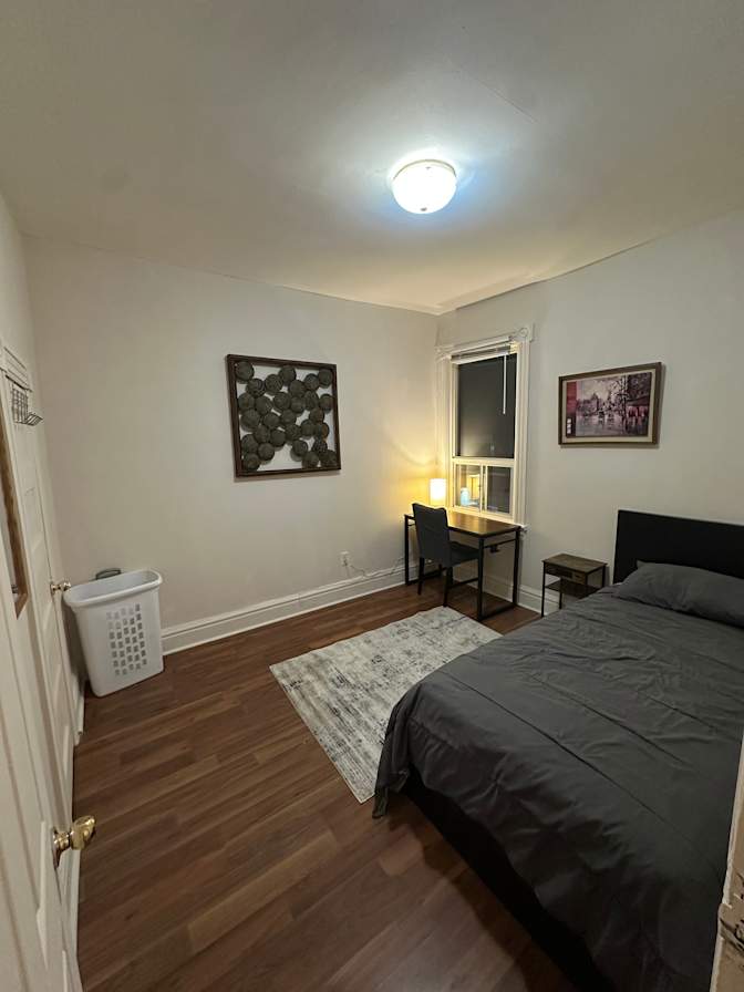 Glady's room