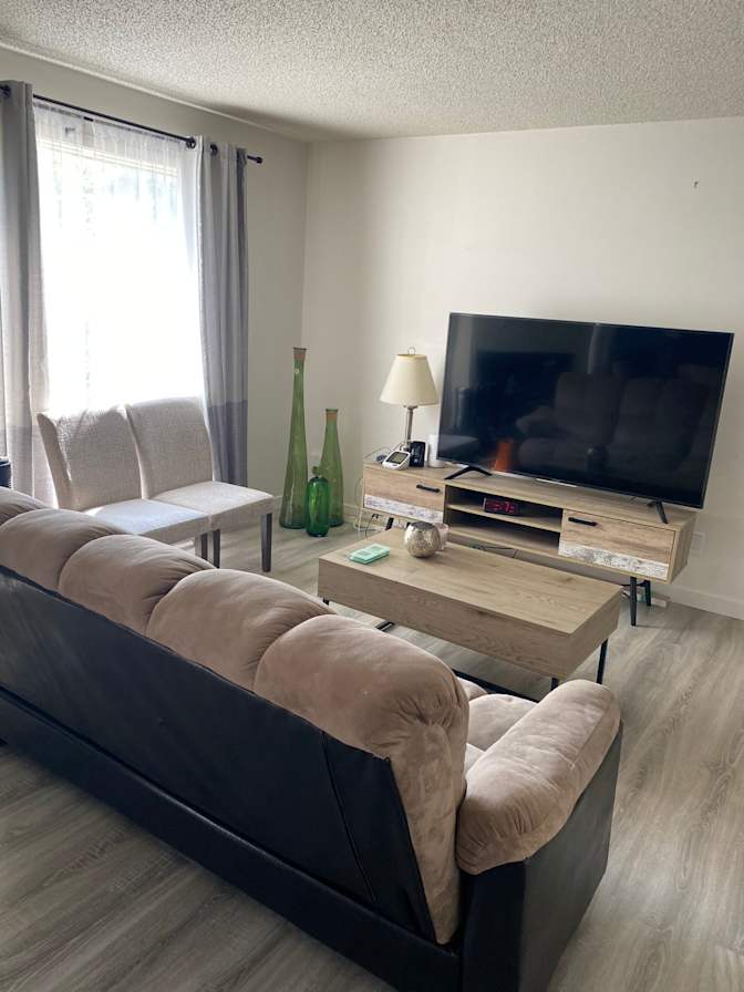 Jun's room