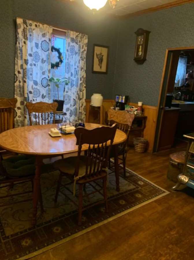 Victoria's room