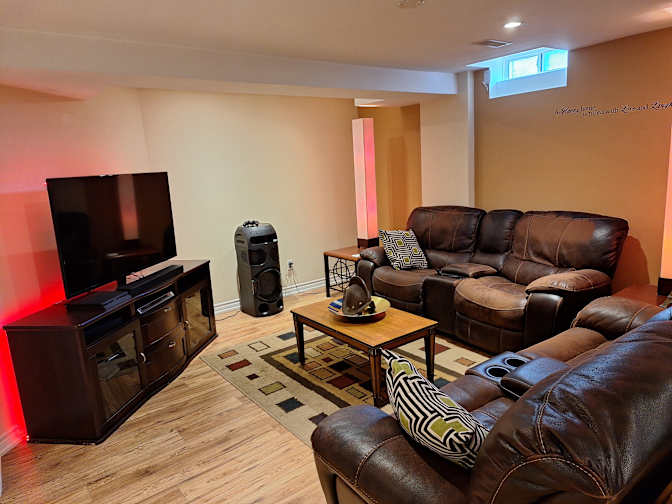 greg smith's room