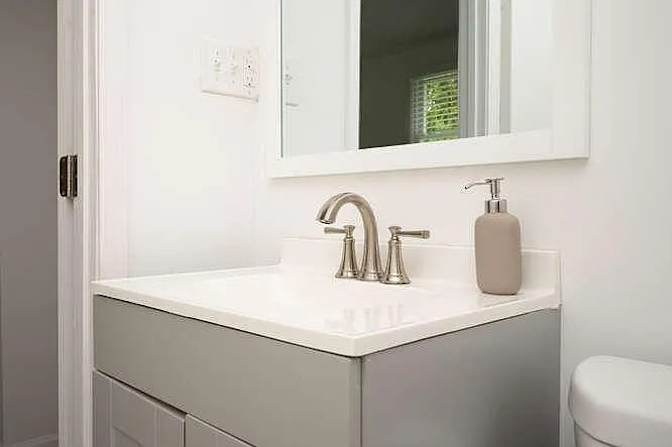 Alcove Rooms's room