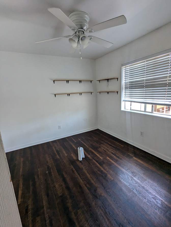momo's room