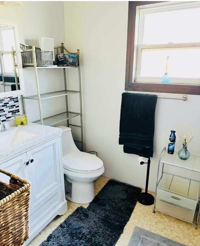Carolyn M Milks's room