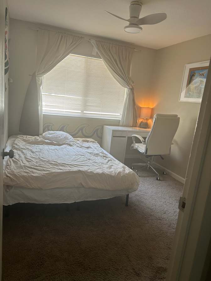 Patricia A L's room