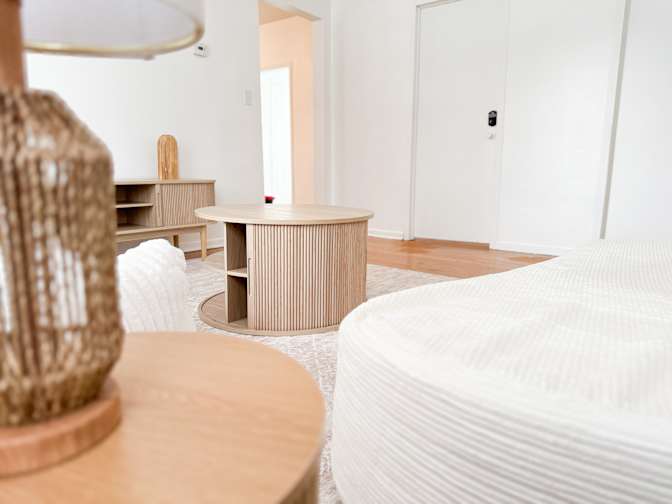 Livia Vang's room