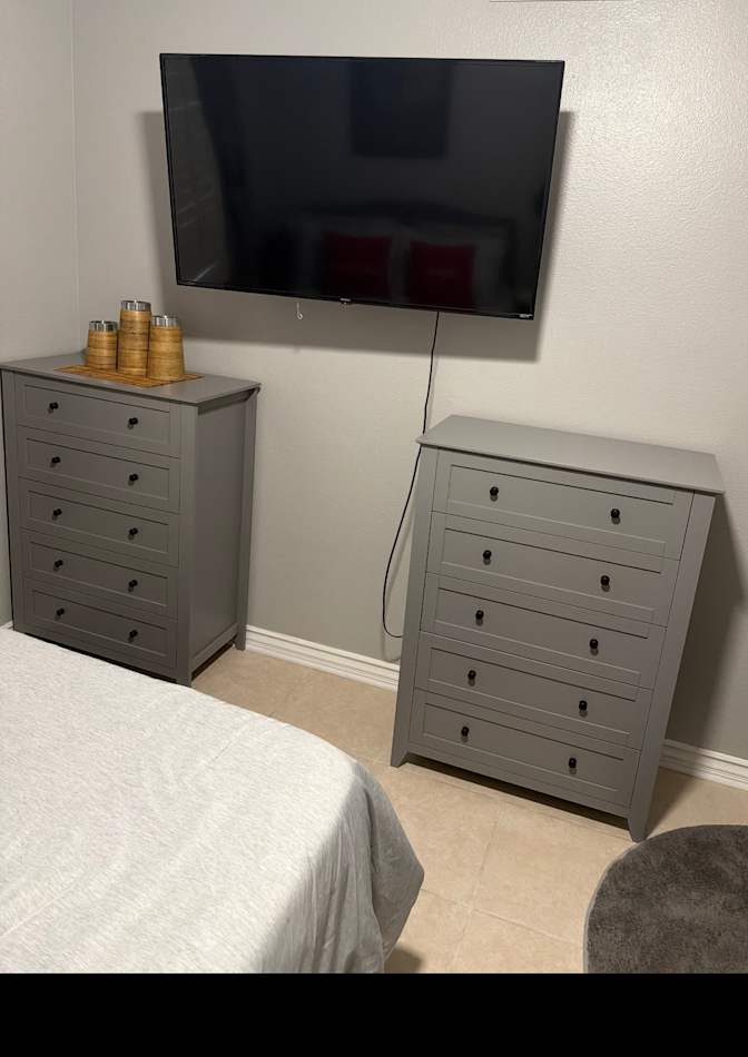 Joy’s  Rentals's room