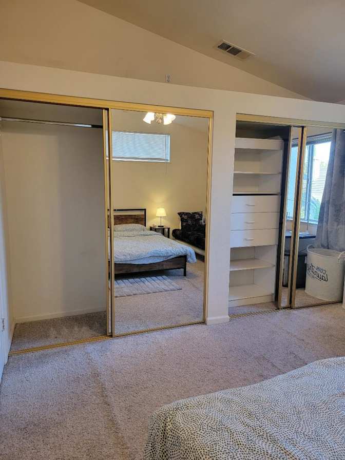 Linh's room