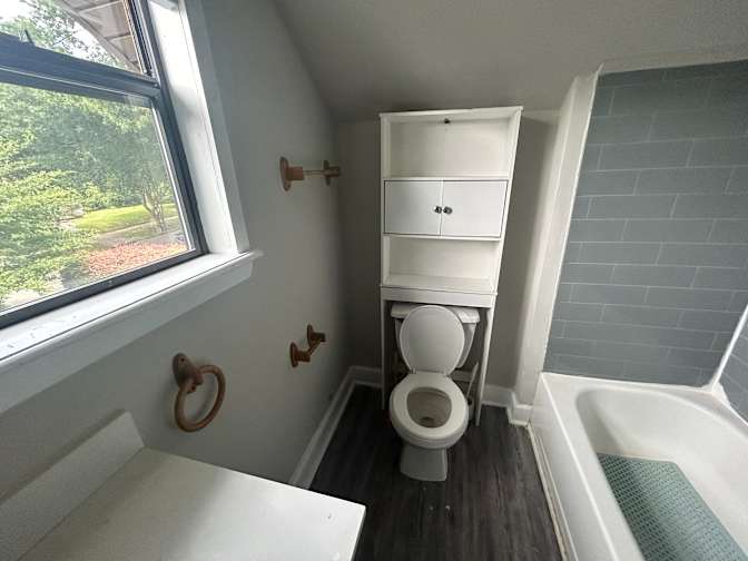 Alcove Rooms's room