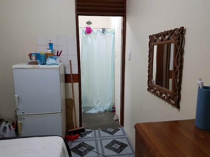 Tee's room