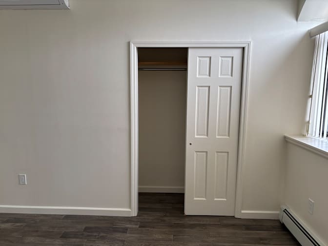 BROOKLYN APARTMENT SHARE LONG OR SHORT TERM's room