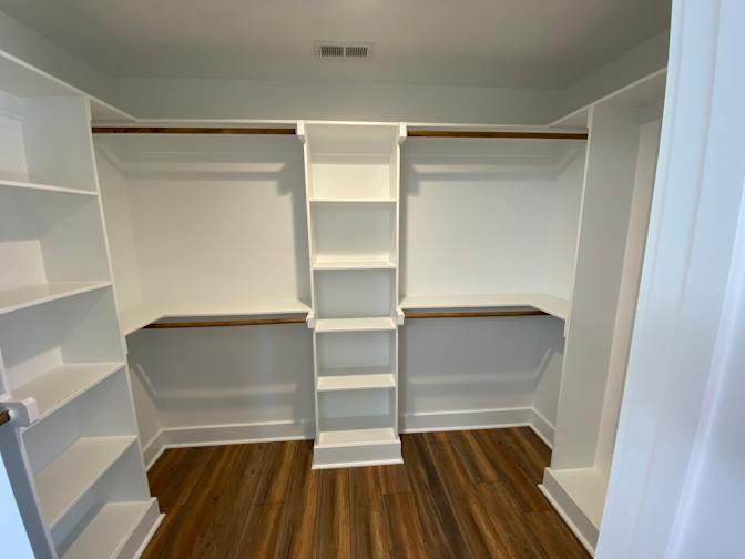 Alcove Rooms's room