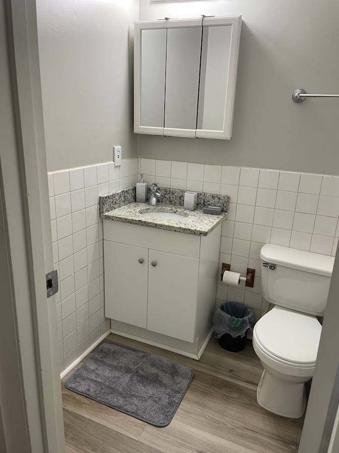 Alcove Rooms's room