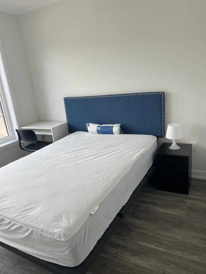 Kobzar Drive Oakville's room