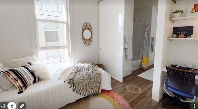 Young-Bin's room