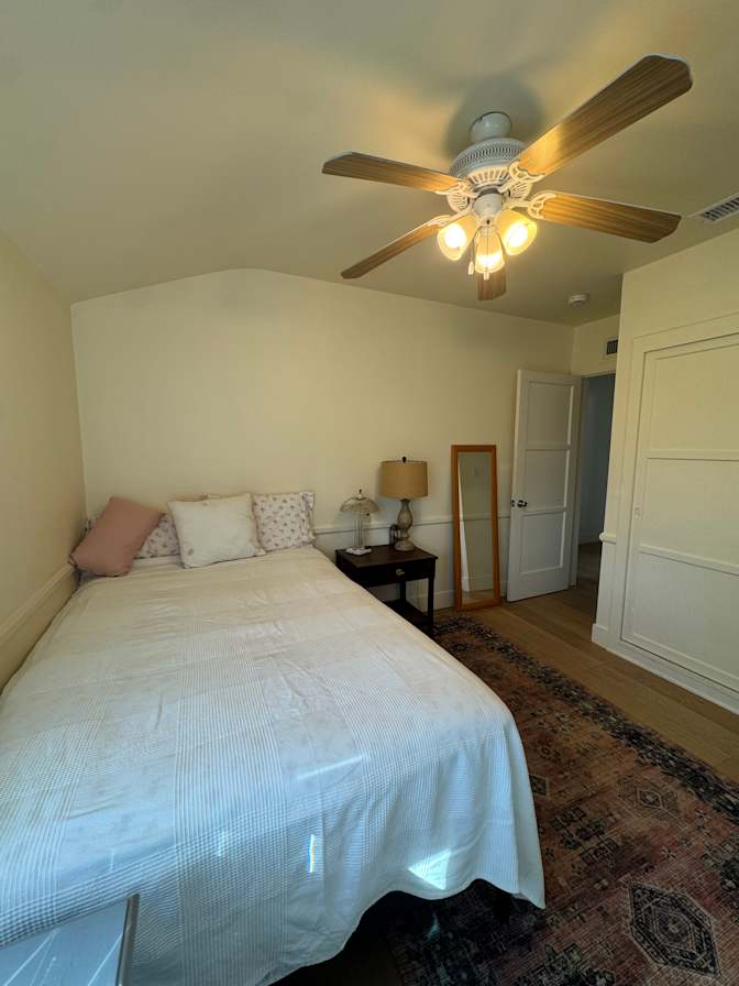 Anthony/Caroline's room