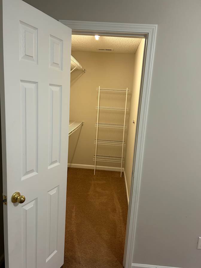 Alcove Rooms's room