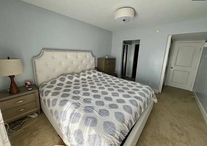 Yingzi Peng's room