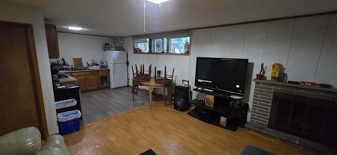 Yun Sim's room
