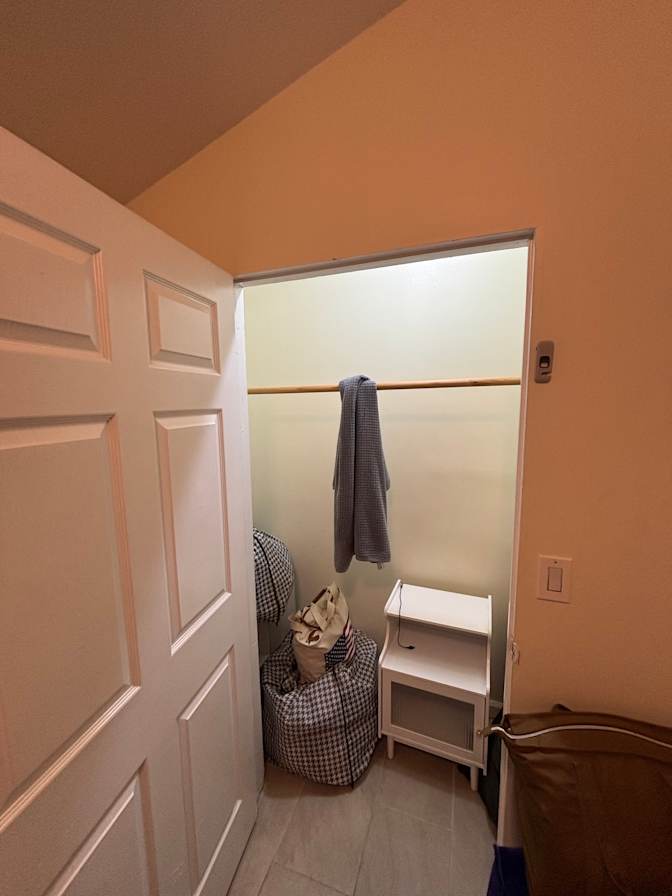 Klo M's room