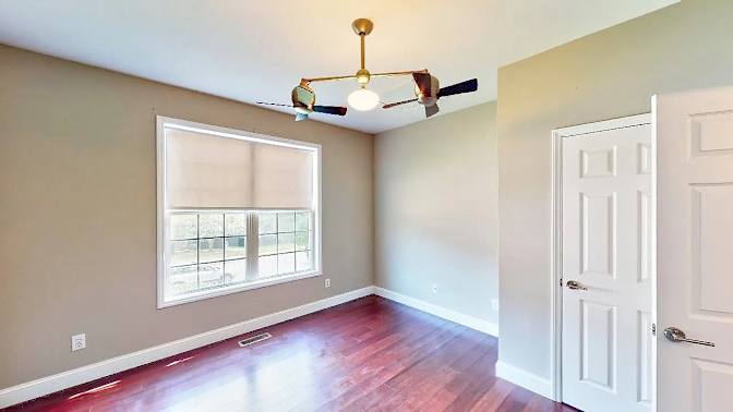 Alcove Rooms's room