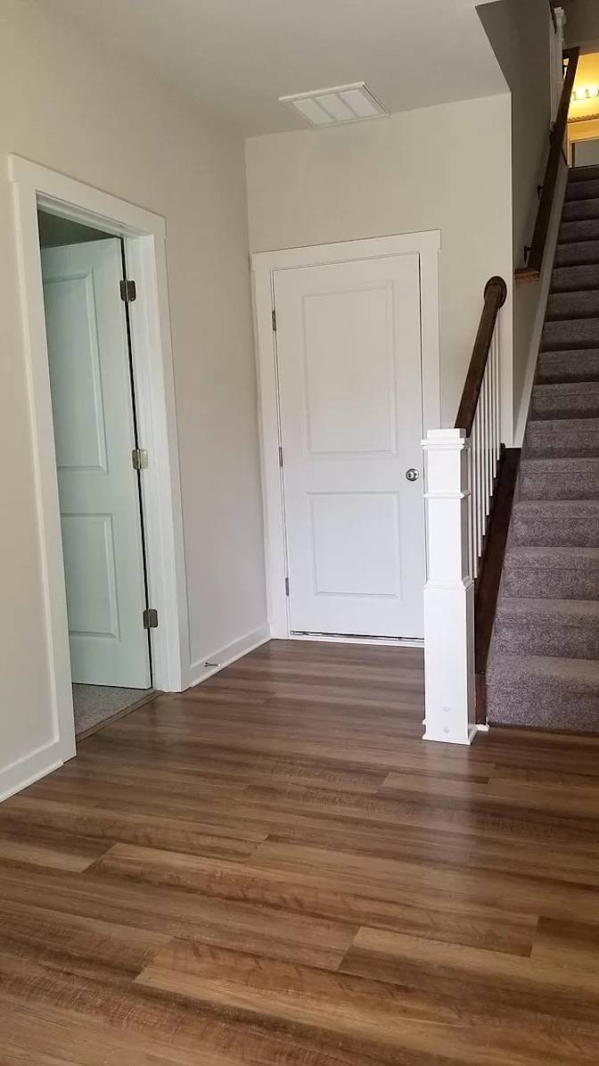 Alcove Rooms's room